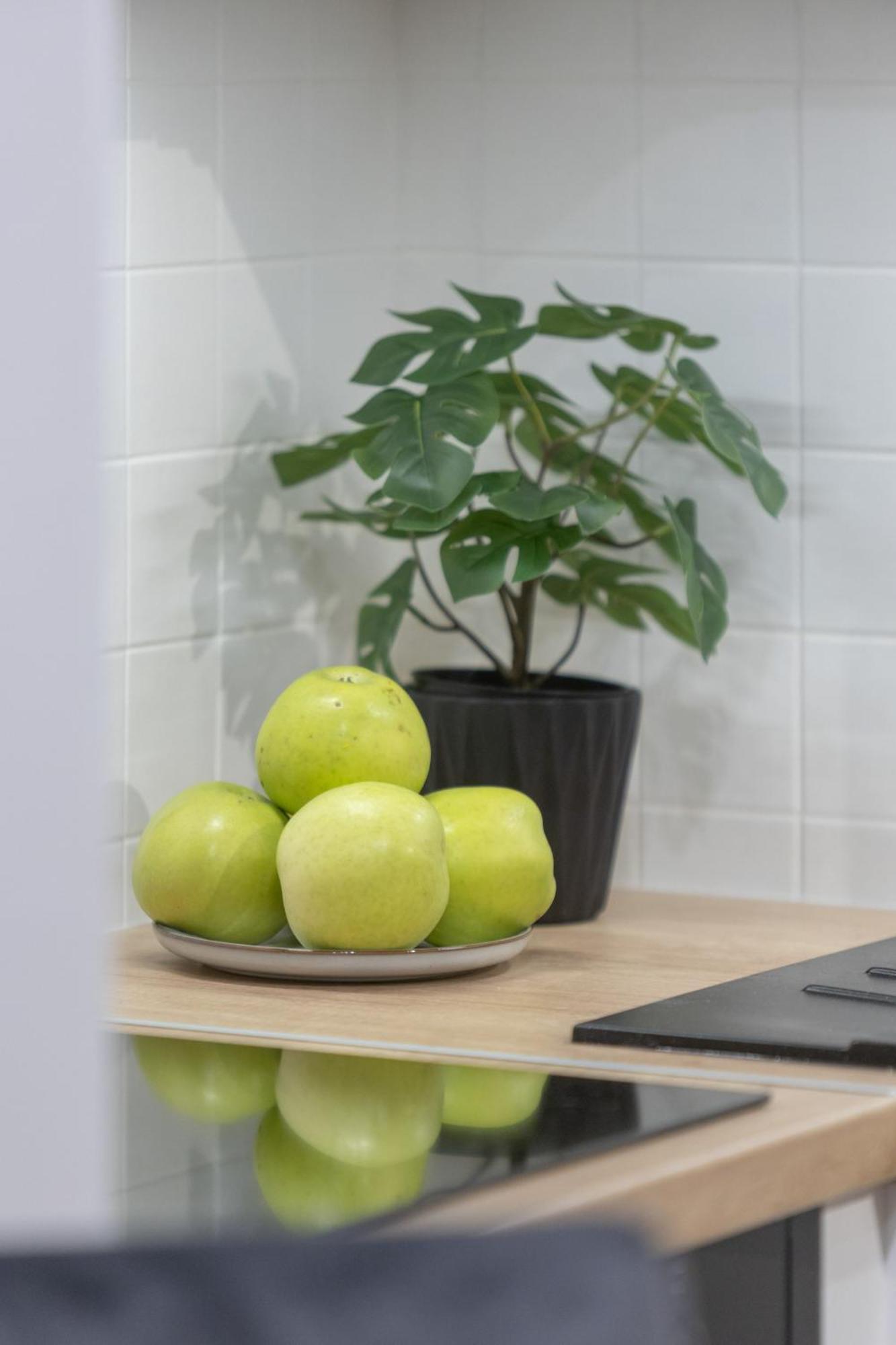 ורשה Bukowinska Apartment With Balcony And Parking And Swimming Pool By Noclegi Renters מראה חיצוני תמונה